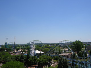 Panorama_view_of_Valleyfair